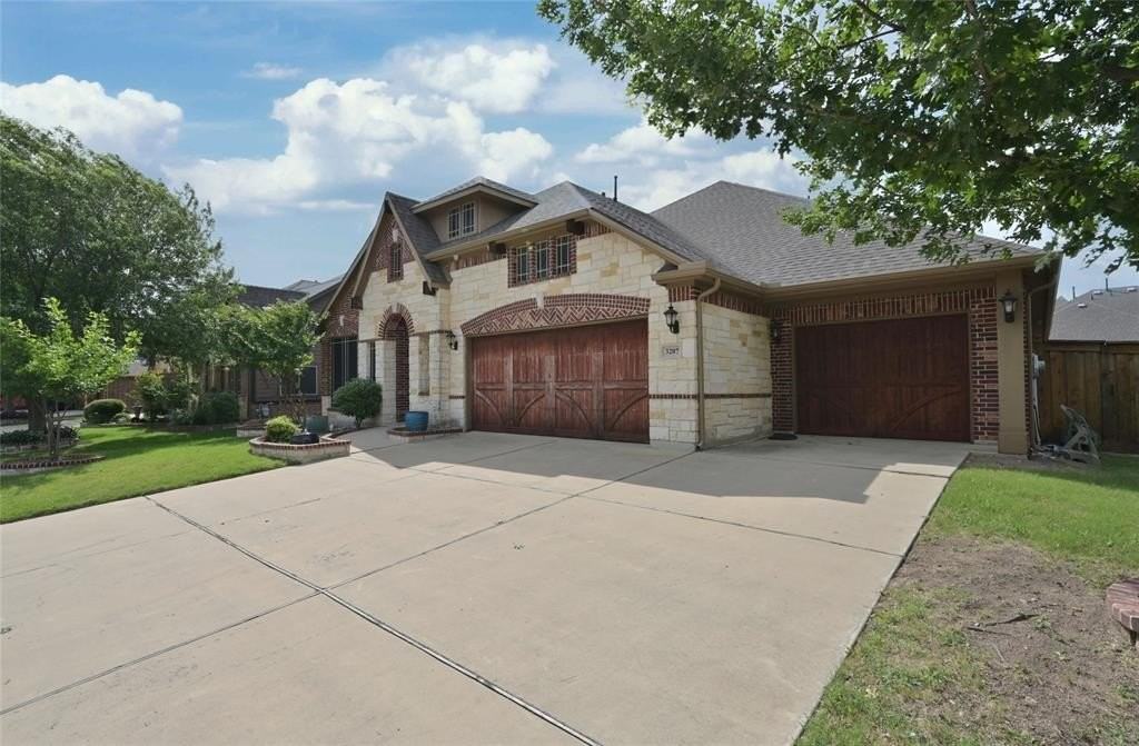 3207 Pampa - Photo 2 of 40