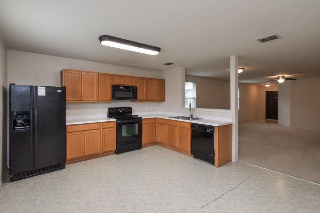 1105 Wyatt Earp Dr - Photo 3 of 20