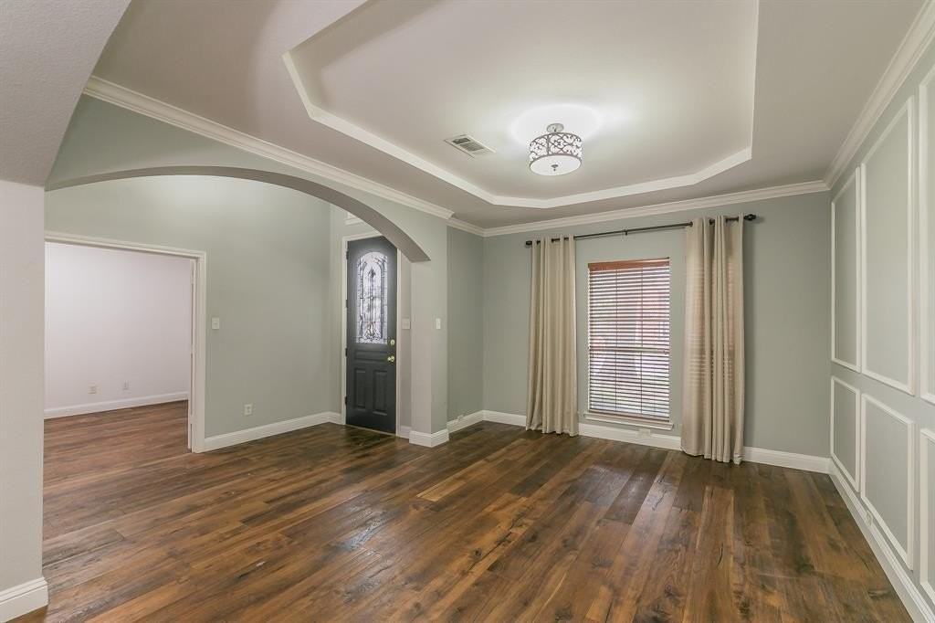 6504 Josephine Dr - Photo 5 of 39