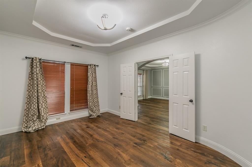 6504 Josephine Dr - Photo 7 of 39