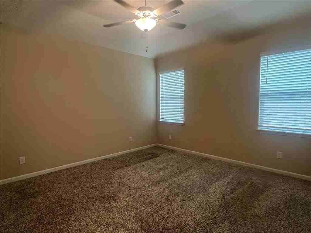 1712 Sandalwood Way - Photo 4 of 11