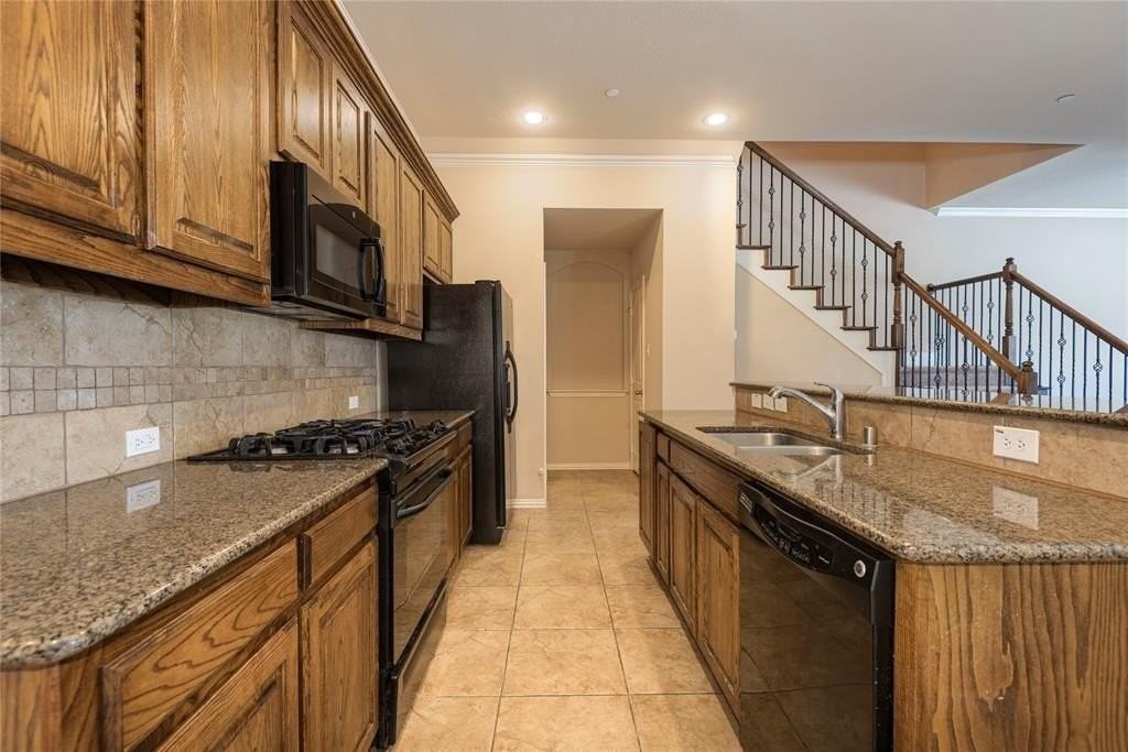 5304 Mesquite Dr - Photo 4 of 17