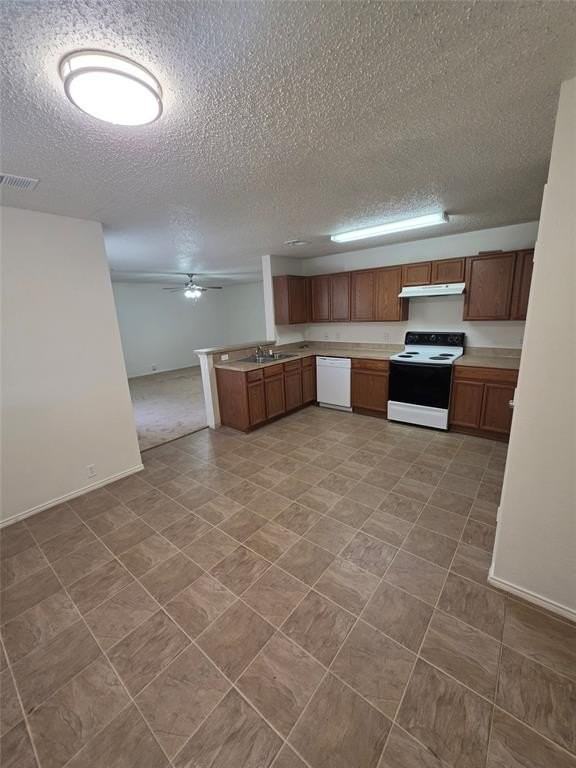 725 Trinity Ln - Photo 3 of 10