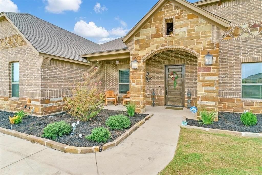 217 Maverick Ct - Photo 2 of 35