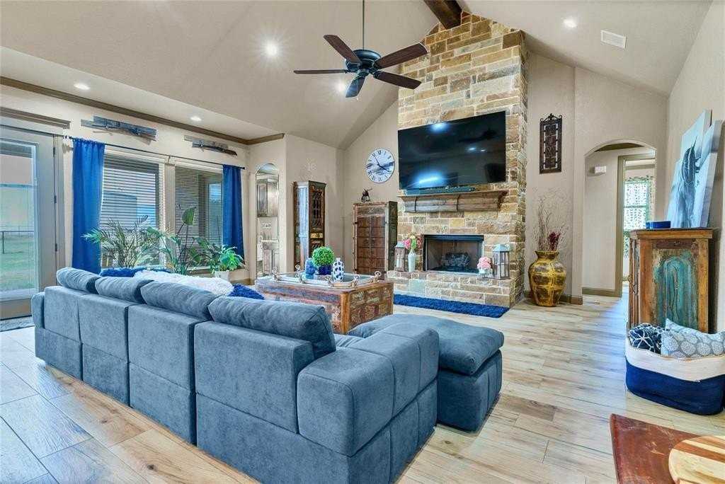 217 Maverick Ct - Photo 5 of 35