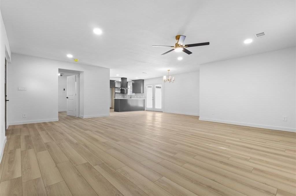 3022 Valwood Pkwy - Photo 2 of 13