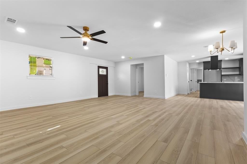 3022 Valwood Pkwy - Photo 3 of 13
