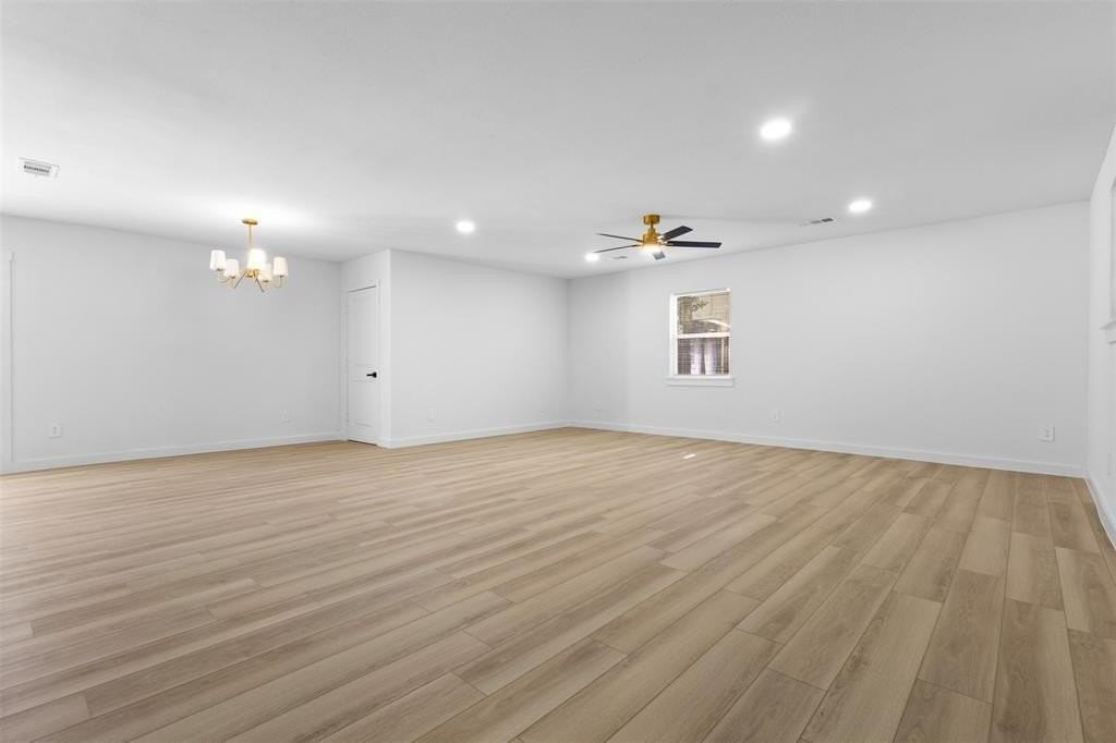 3022 Valwood Pkwy - Photo 6 of 13