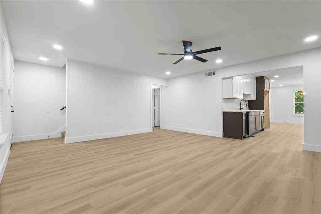 235 Softwood Dr - Photo 4 of 15