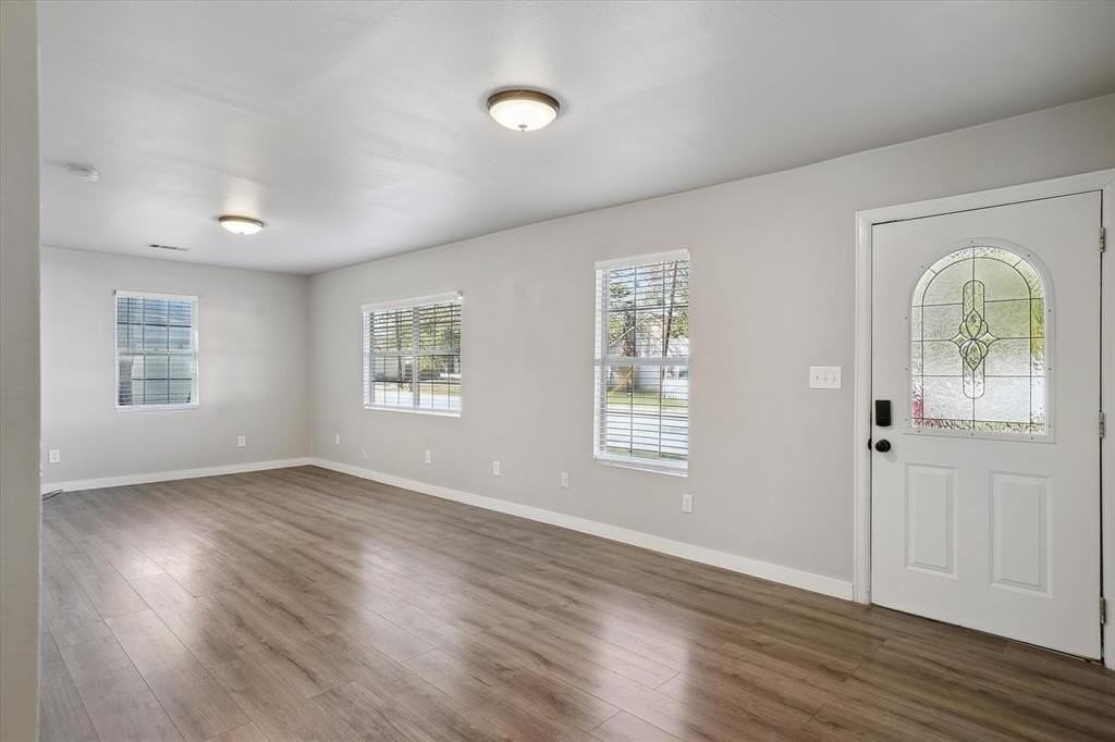 306 N Walnut St - Photo 3 of 14