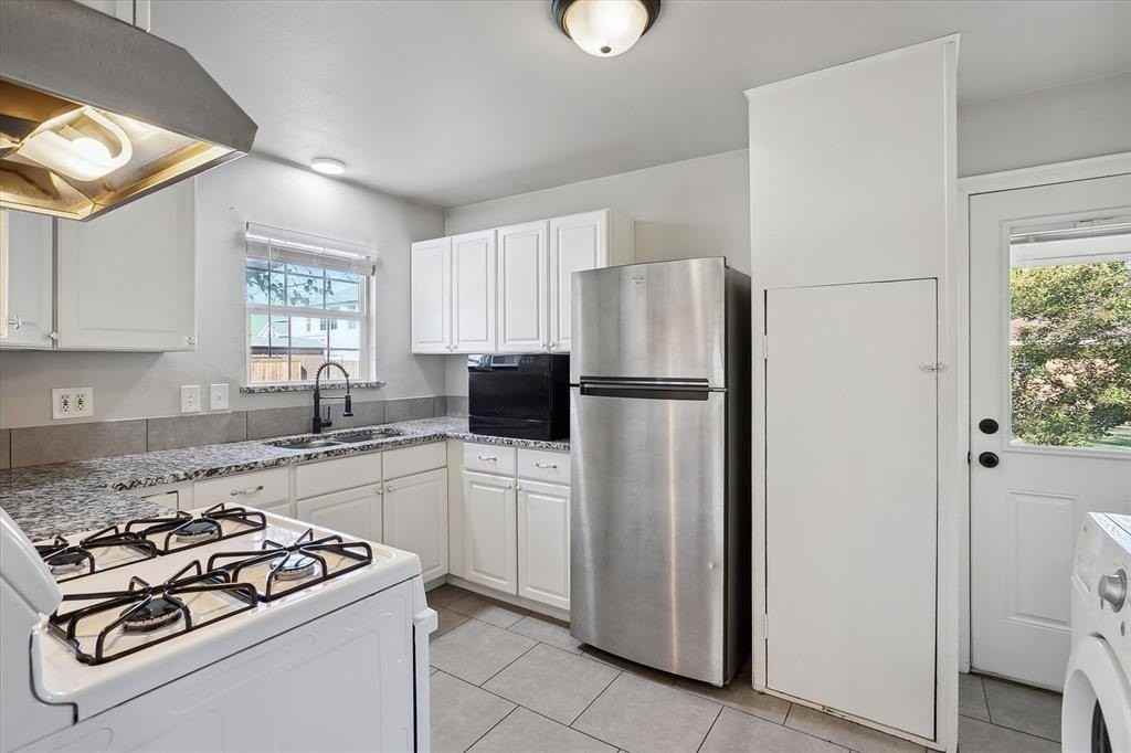306 N Walnut St - Photo 6 of 14
