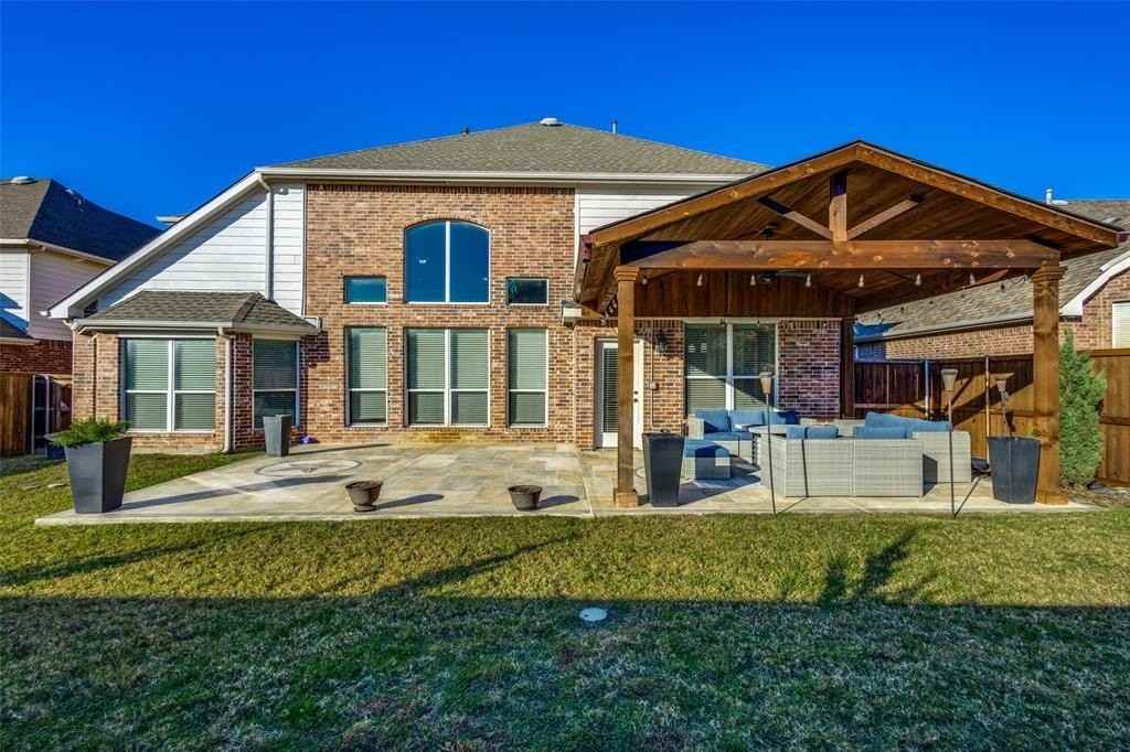 8901 Brook Hollow Dr - Photo 2 of 30
