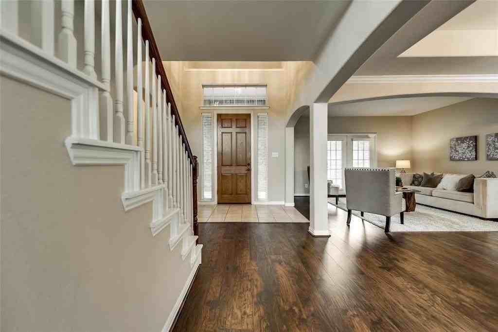 8901 Brook Hollow Dr - Photo 7 of 30