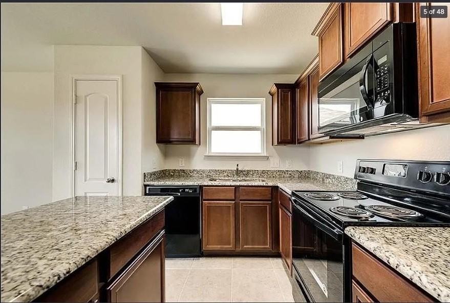 1309 Shumard Dr - Photo 6 of 17