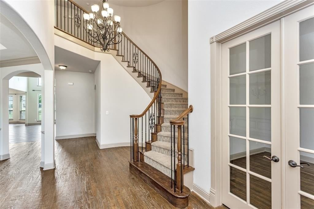 1832 Canyon Ct - Photo 3 of 38