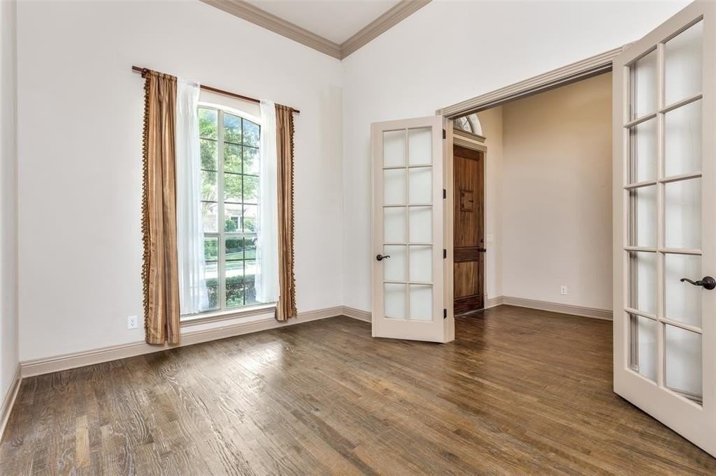 1832 Canyon Ct - Photo 7 of 38