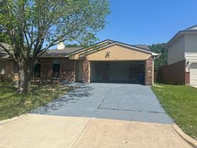625 Hollyberry Dr - Photo 1 of 1