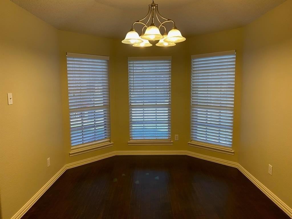 9909 Carter Dr - Photo 6 of 38