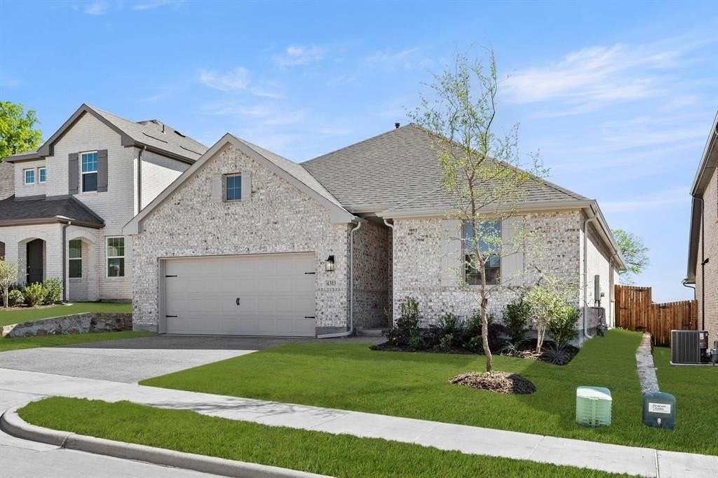 4303 Crossvine Ln - Photo 2 of 32