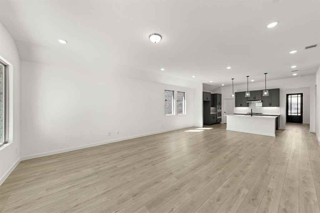 4303 Crossvine Ln - Photo 6 of 32