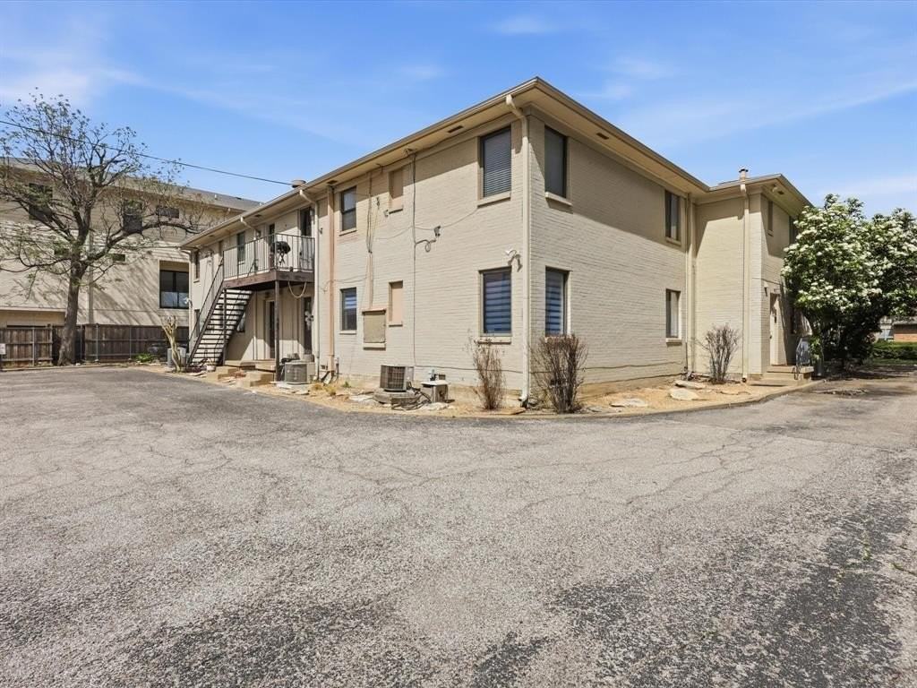 4115 Bowser Ave #6 - Photo 3 of 18