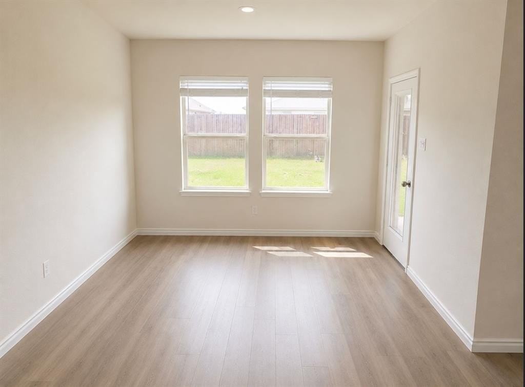 1306 Blossom Court Dr - Photo 5 of 8