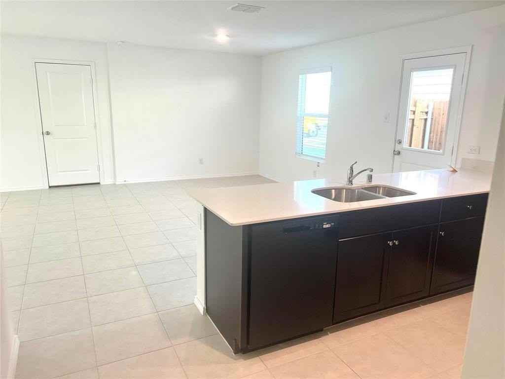 5836 Timber Point Dr - Photo 7 of 20