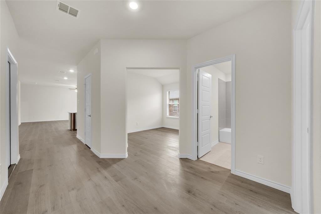 2044 Hearn Dr - Photo 3 of 30