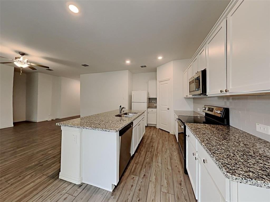 629 Fitzroy Ln - Photo 5 of 18