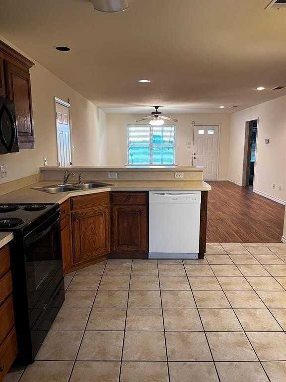 315 College St - Photo 6 of 33