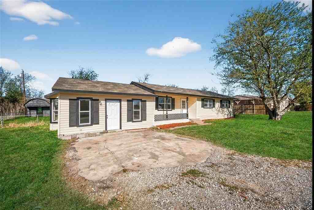 2020 Midlake Ln - Photo 3 of 38
