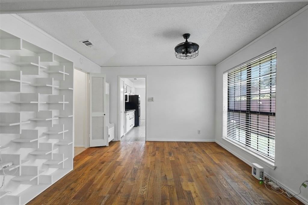 3924 Morman Ln - Photo 5 of 17