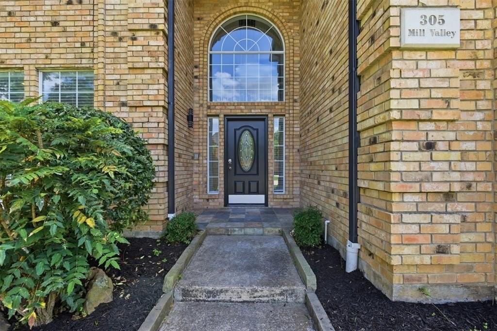 305 W Mill Valley Dr - Photo 3 of 40