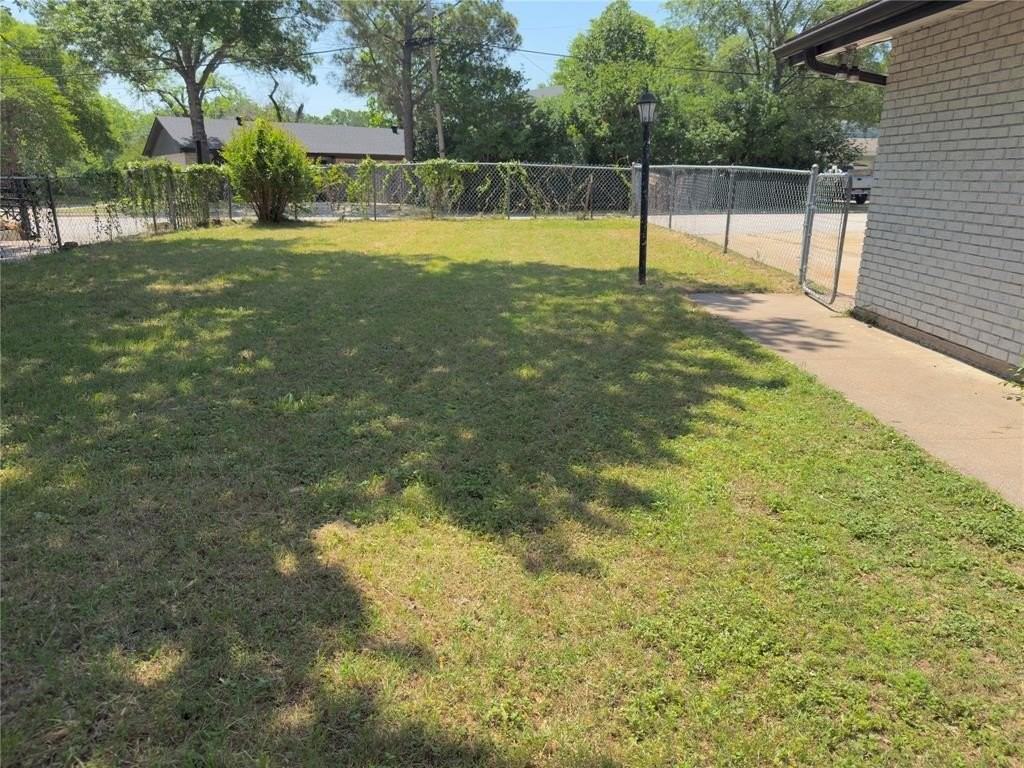1617 E Union Bower Rd - Photo 2 of 14