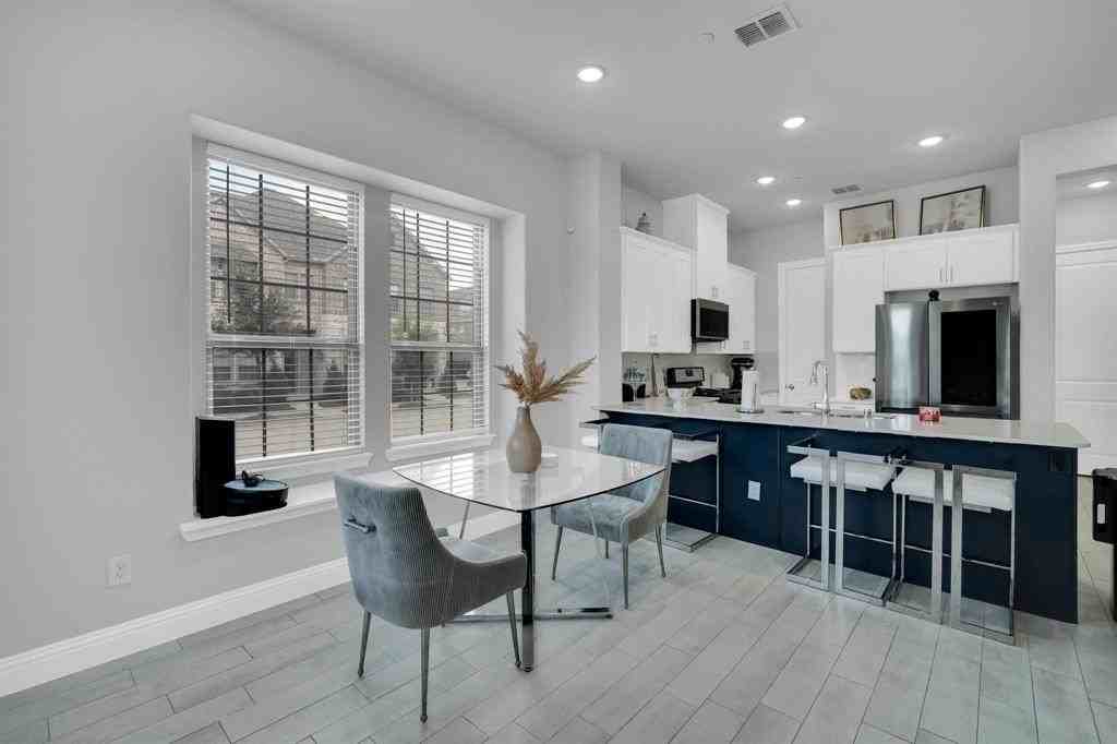 1498 Weston Rd - Photo 7 of 24