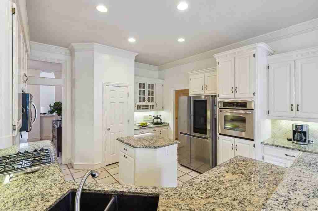707 Timber Lake Cir - Photo 7 of 31