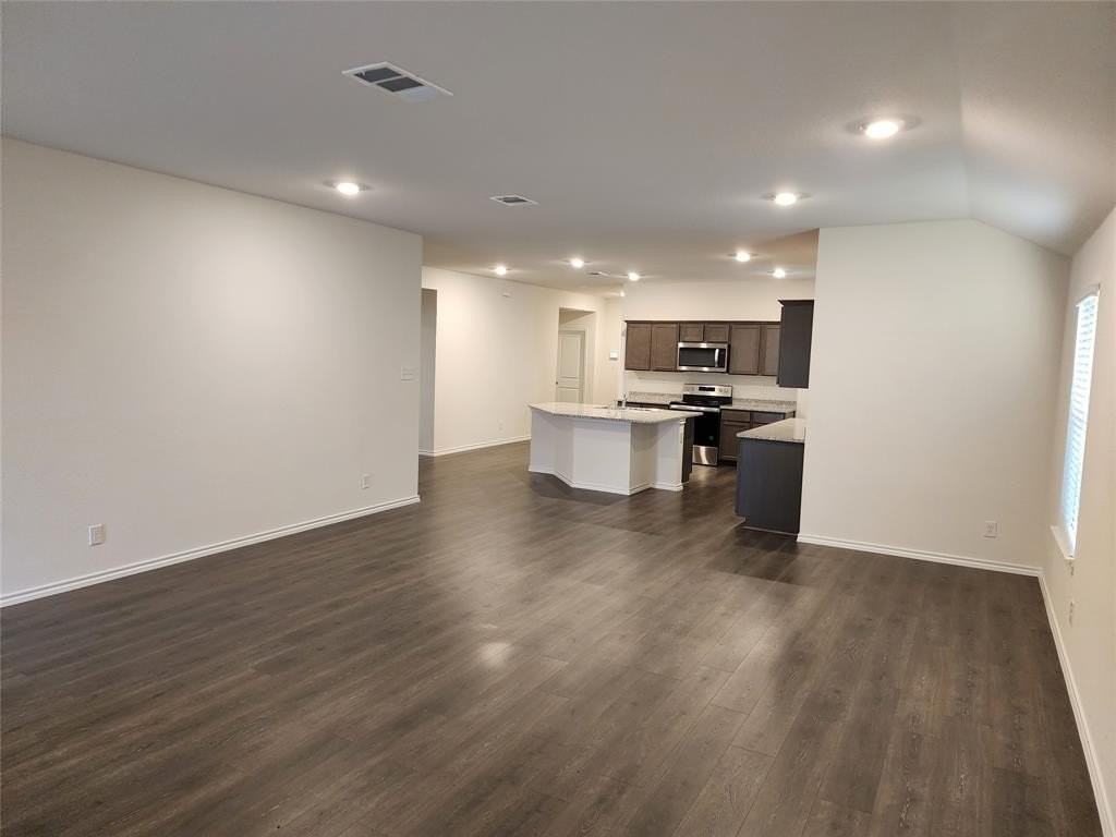 100 Stovall Ln - Photo 6 of 18