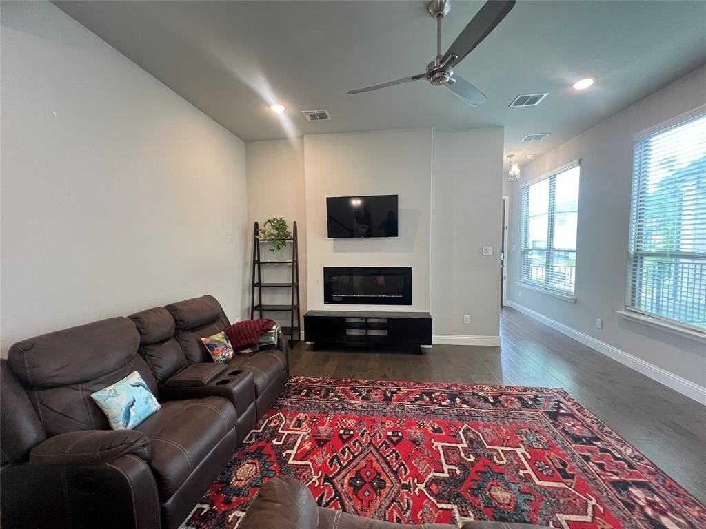 4275 Curtiss Dr - Photo 5 of 40