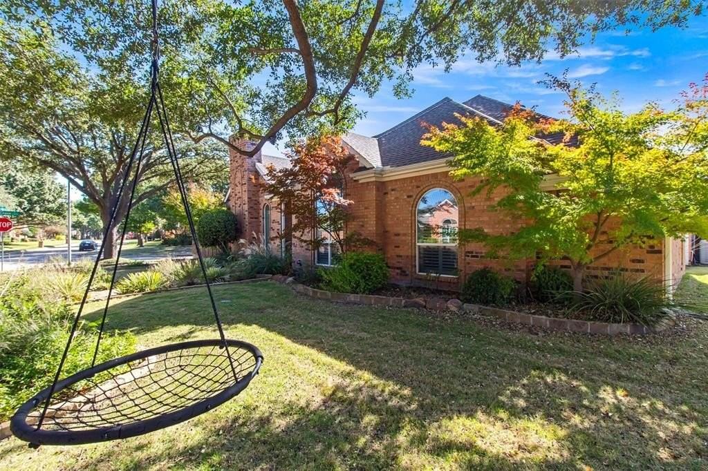 2500 Redfield Dr - Photo 4 of 40