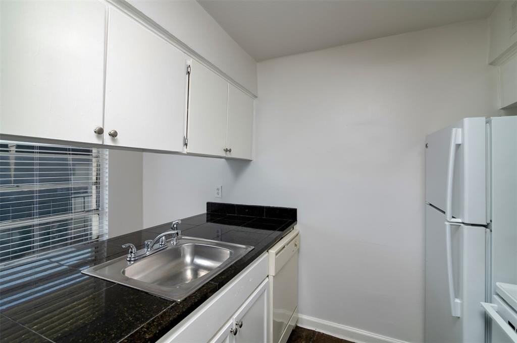 2816 Throckmorton St #7 - Photo 7 of 18