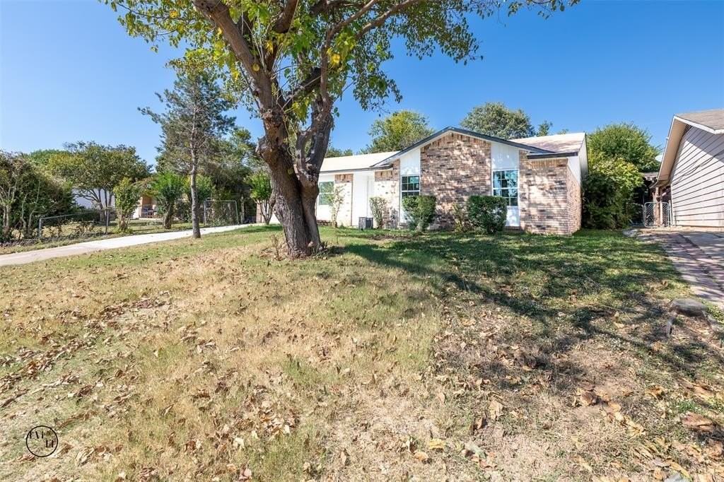 2318 May Ln - Photo 2 of 16