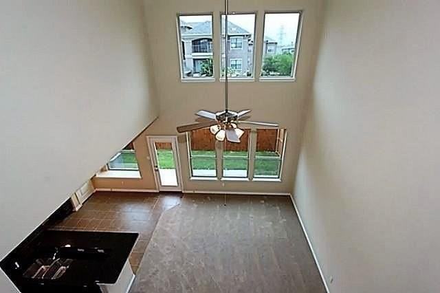3739 Venice Dr - Photo 3 of 18