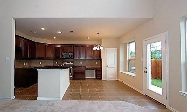 3739 Venice Dr - Photo 5 of 18