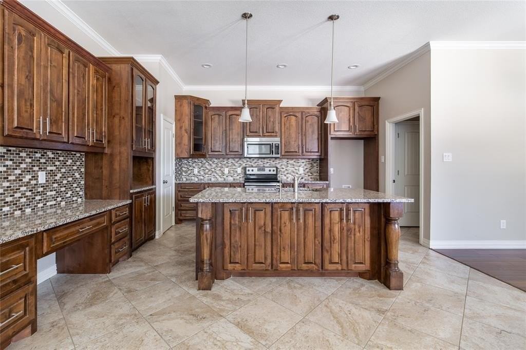 5500 Ledgestone Dr - Photo 4 of 27