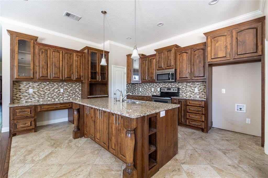 5500 Ledgestone Dr - Photo 5 of 27