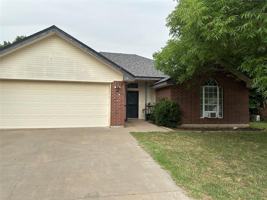 featured image of 3858 Notre Dame Cir