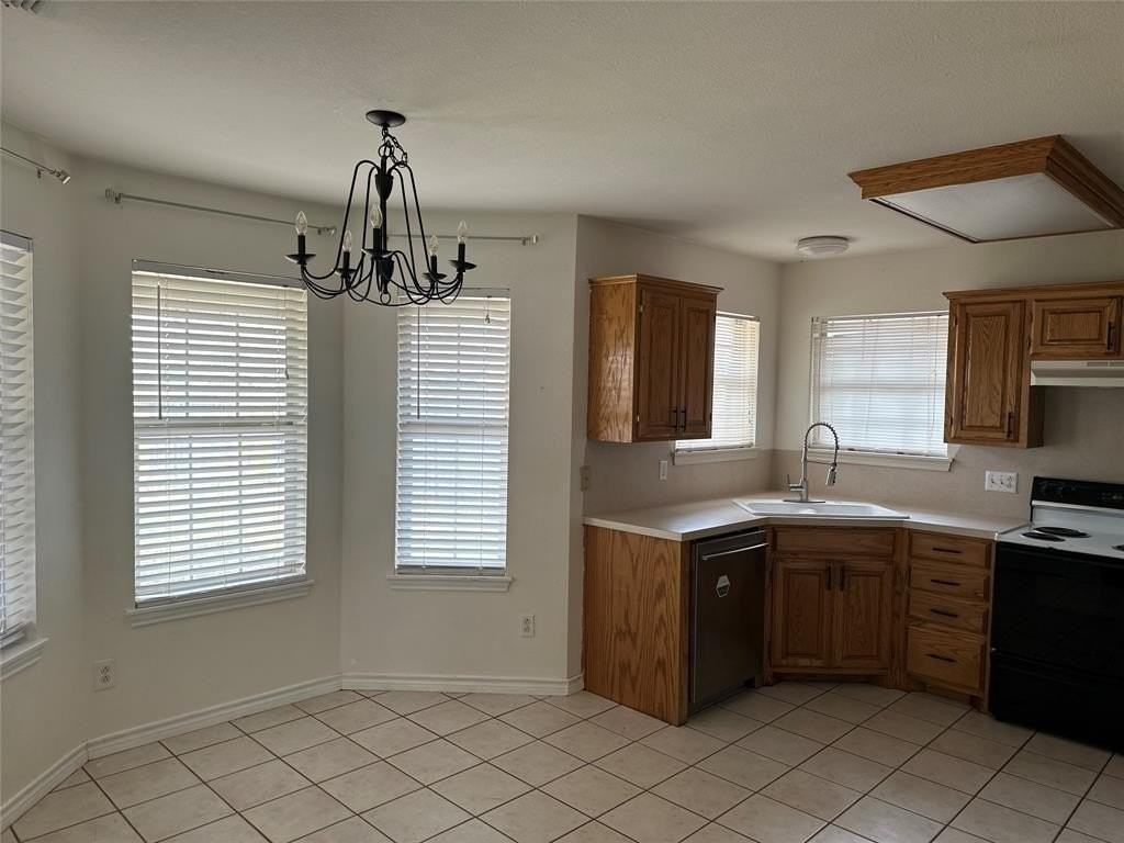 3858 Notre Dame Cir - Photo 5 of 19