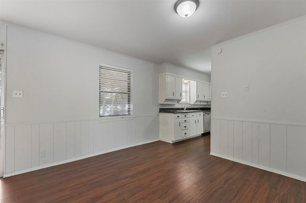 1219 Stanley St - Photo 6 of 21
