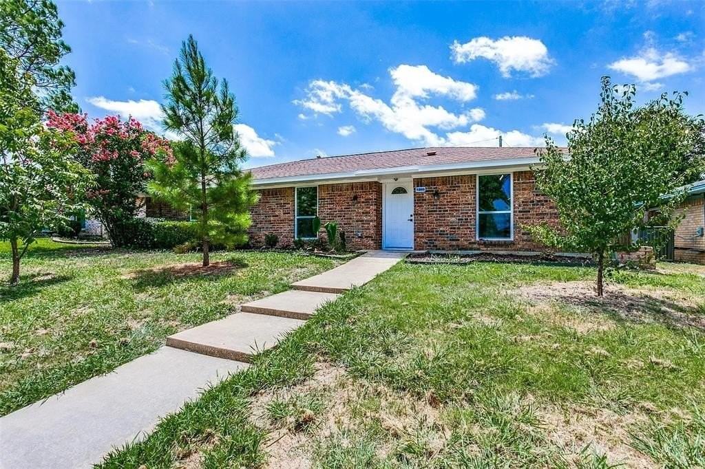 1580 College Pkwy - Photo 3 of 24