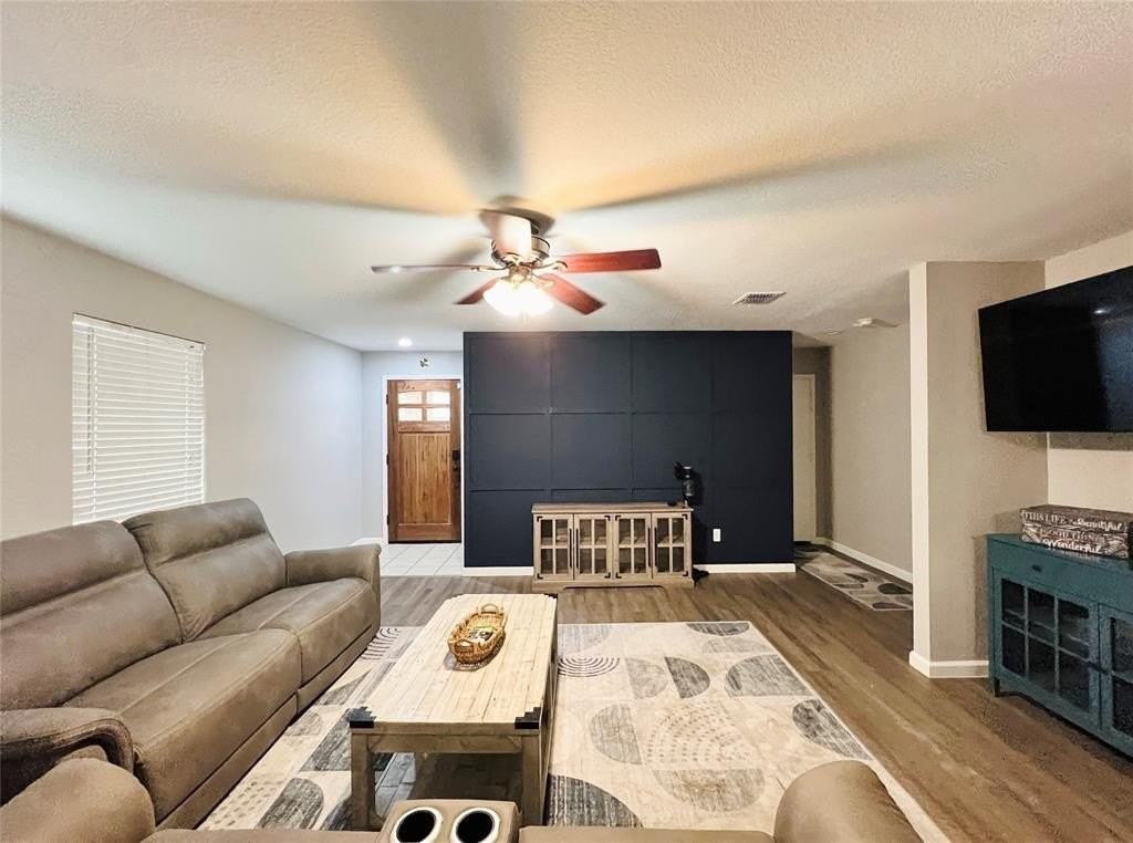 856 Poncho Ln - Photo 4 of 28